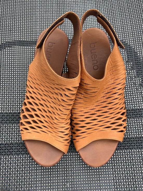 Bueno Shoes - Bueno Women's Cognac Lacey Slingback Sandals